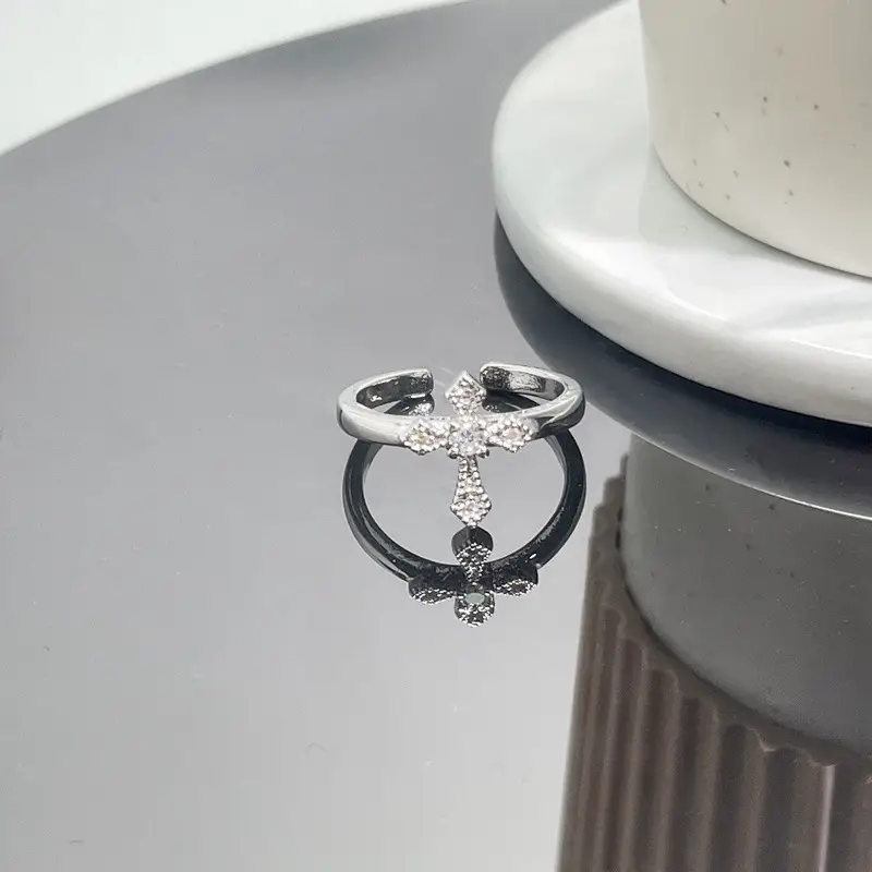 Women's Retro Cross Open Ring with Cold Wind Design — feature 14