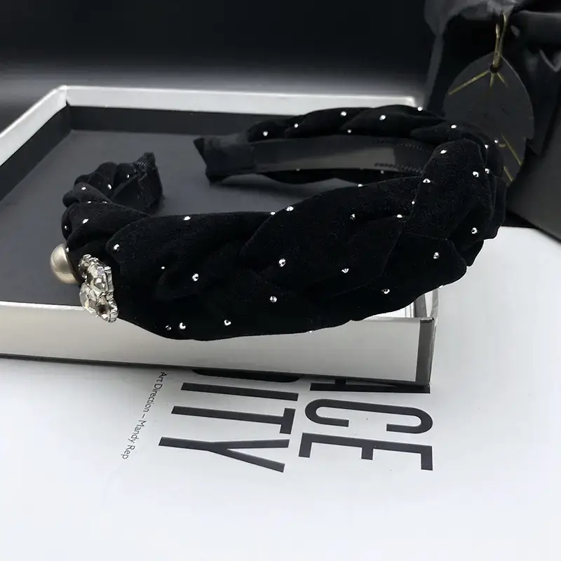 2023 Women's Braided Diamond Hair Clamp Hoop Brown — feature 8