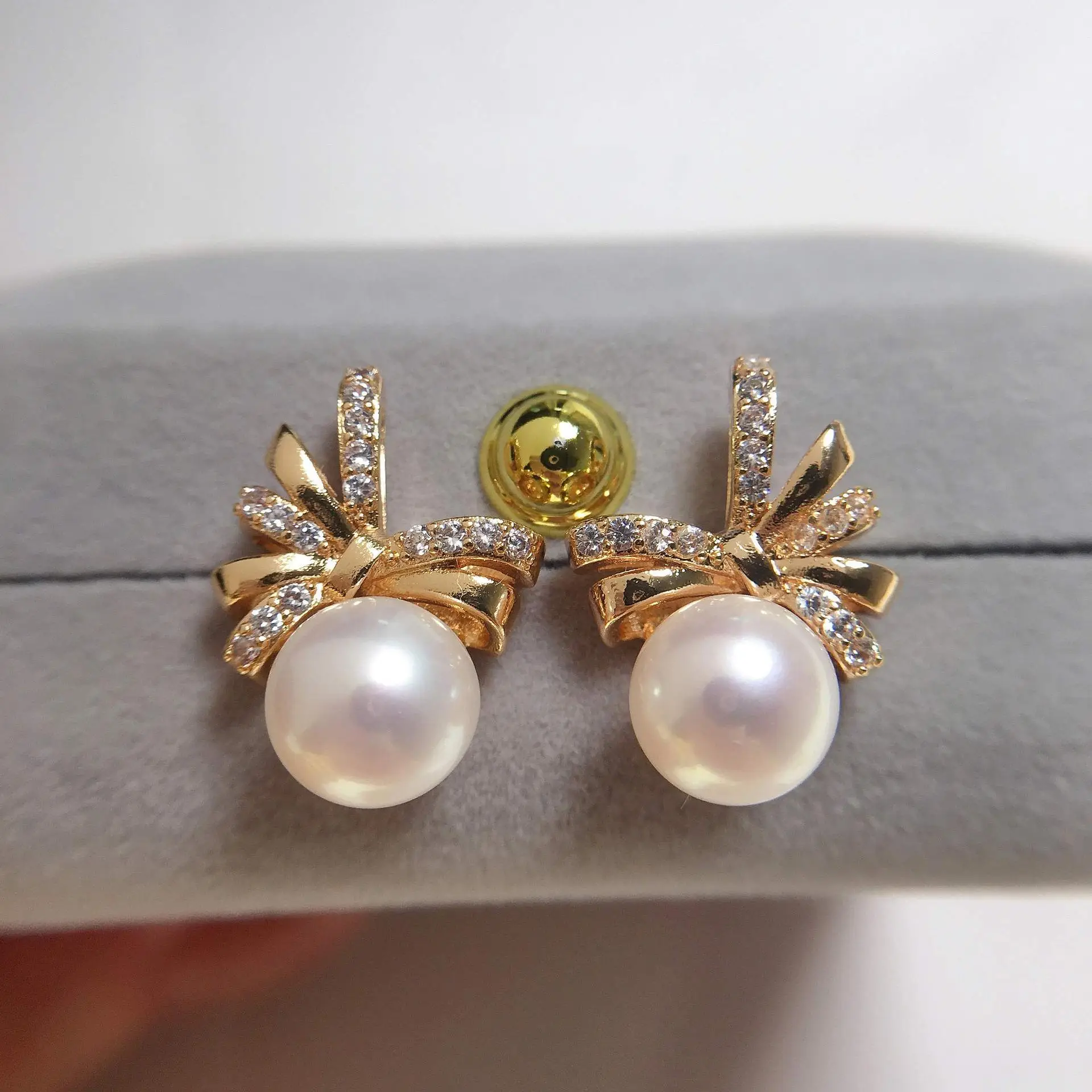Women's Bow Pearl Earrings Copper Plated Real Gold - Image 5