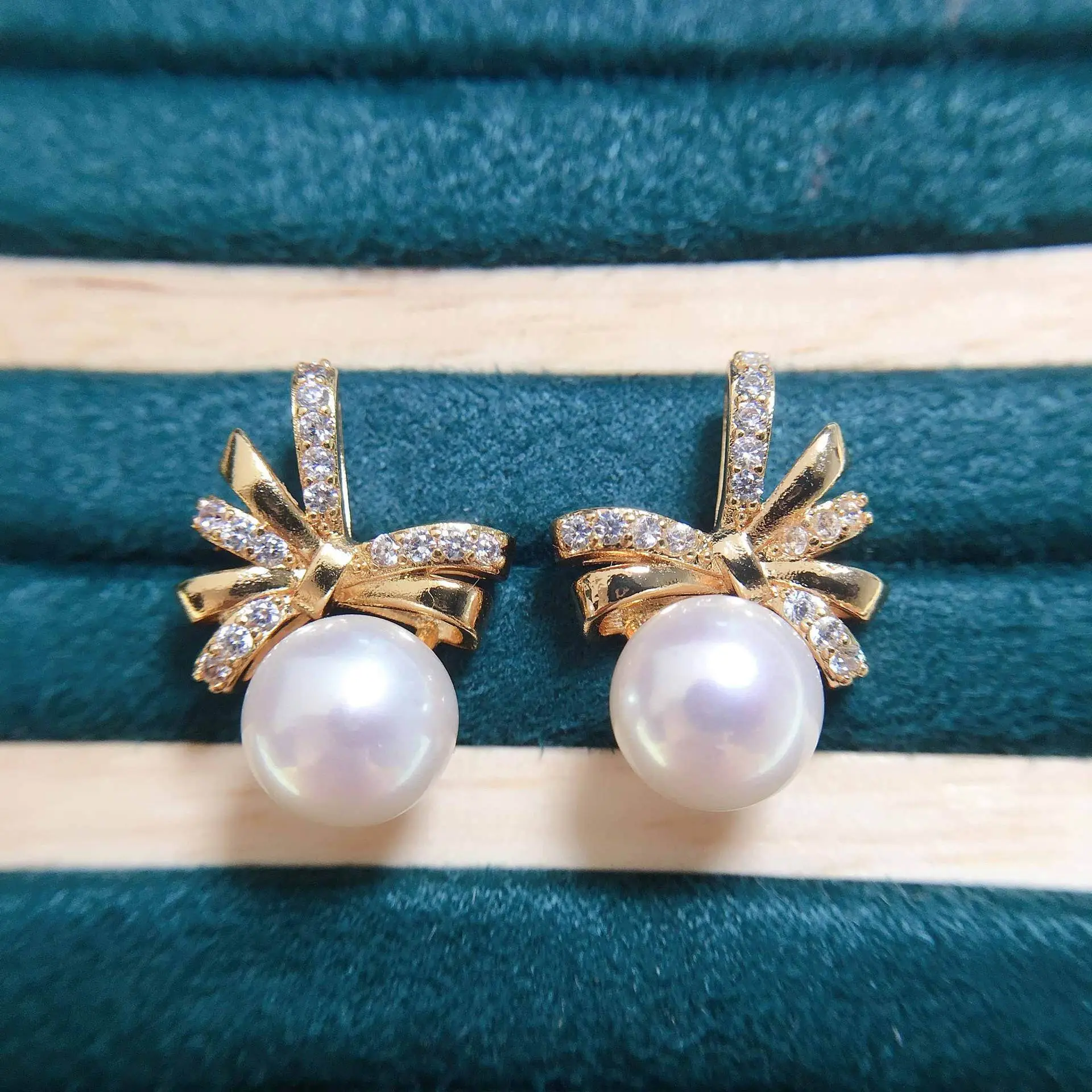Women's Bow Pearl Earrings Copper Plated Real Gold — feature 11