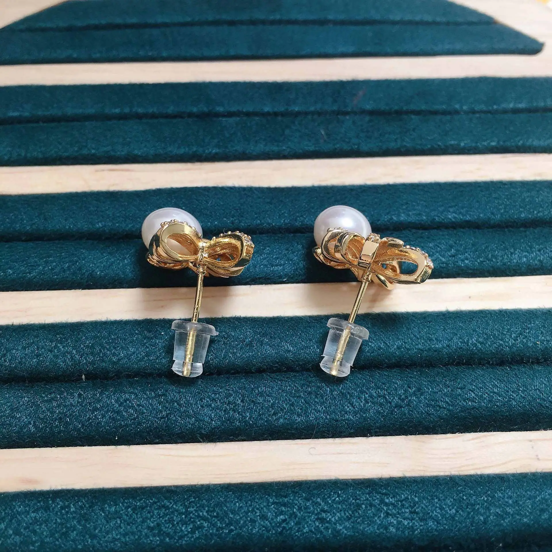Women's Bow Pearl Earrings Copper Plated Real Gold — feature 13