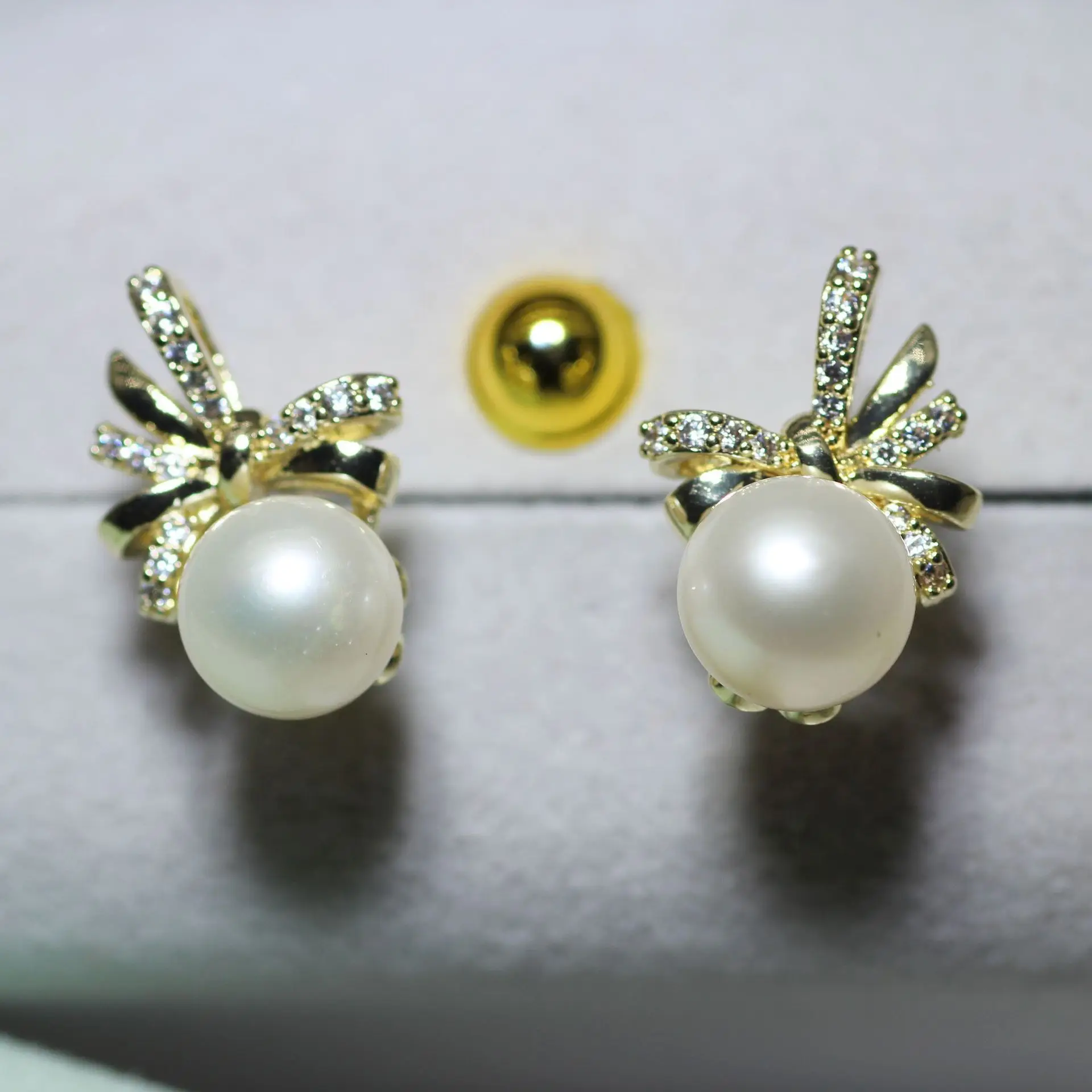 Women's Bow Pearl Earrings Copper Plated Real Gold — feature 16