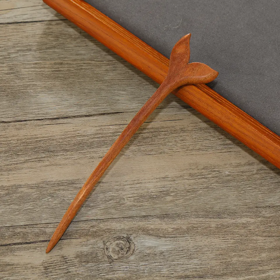 Retro Chinoiserie Wooden Hairpin with Fishtail Design - Image 2