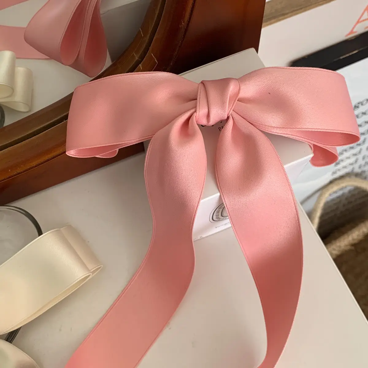 Jennie's Super Long Bow Ribbon Hairpin Top Clip — feature 10