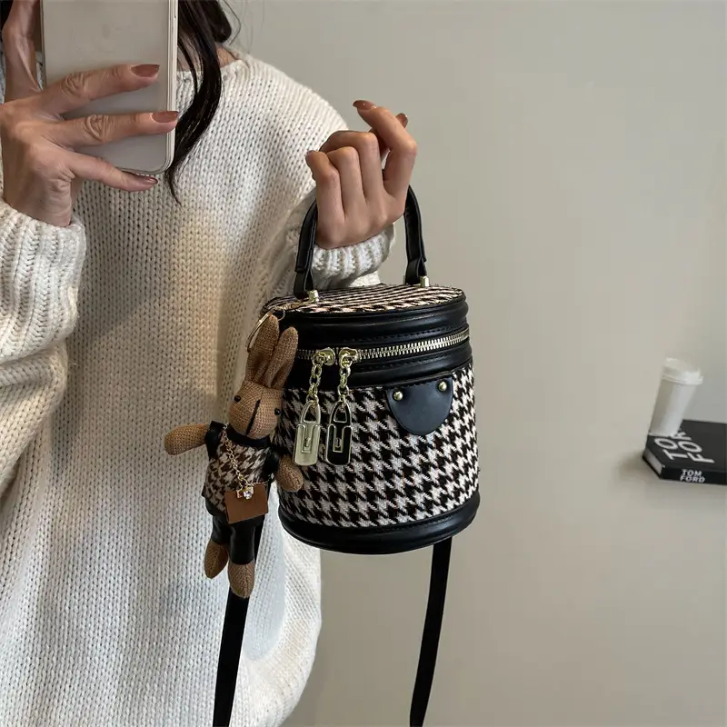 2023 Women's Houndstooth Shoulder Messenger Bag - Image 4