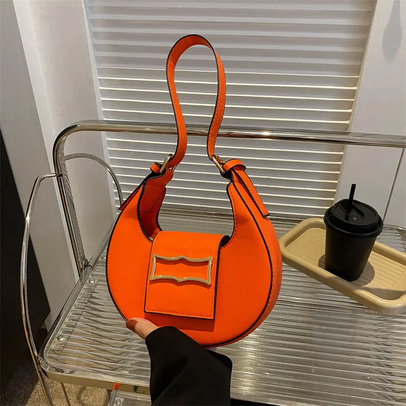 Women's Green Leather Shoulder Bag 2023 Winter Style - Image 13