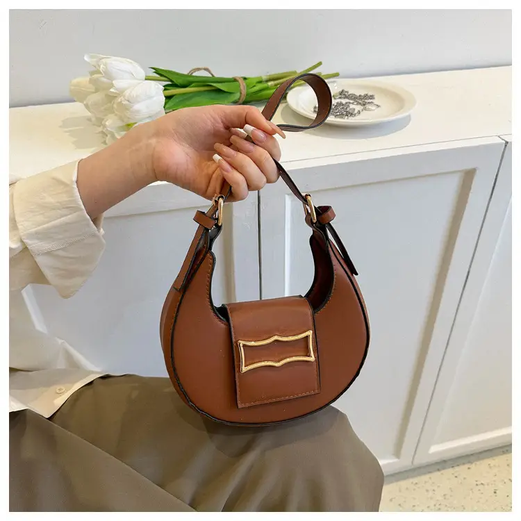 Women's Green Leather Shoulder Bag 2023 Winter Style — feature 12