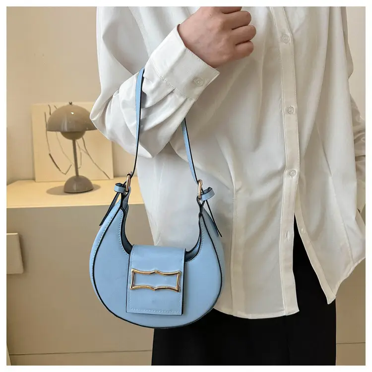 Women's Green Leather Shoulder Bag 2023 Winter Style — feature 14