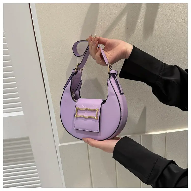 Women's Green Leather Shoulder Bag 2023 Winter Style — feature 17