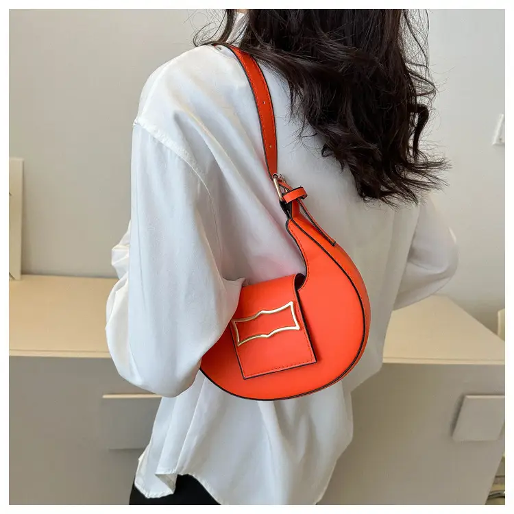 Women's Green Leather Shoulder Bag 2023 Winter Style — feature 19