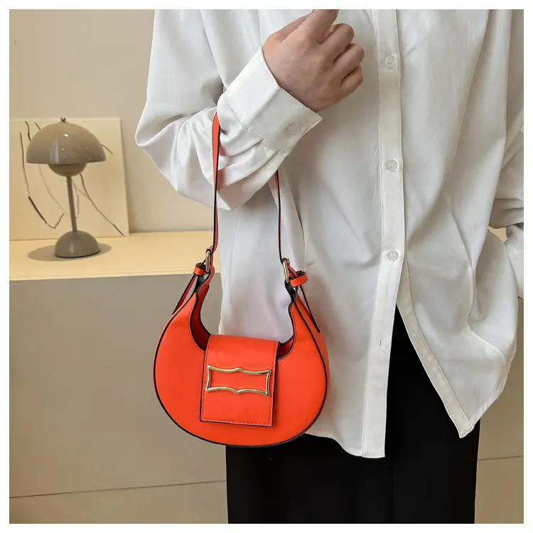 Women's Green Leather Shoulder Bag 2023 Winter Style — feature 20