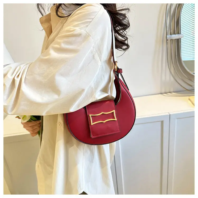Women's Green Leather Shoulder Bag 2023 Winter Style — feature 21