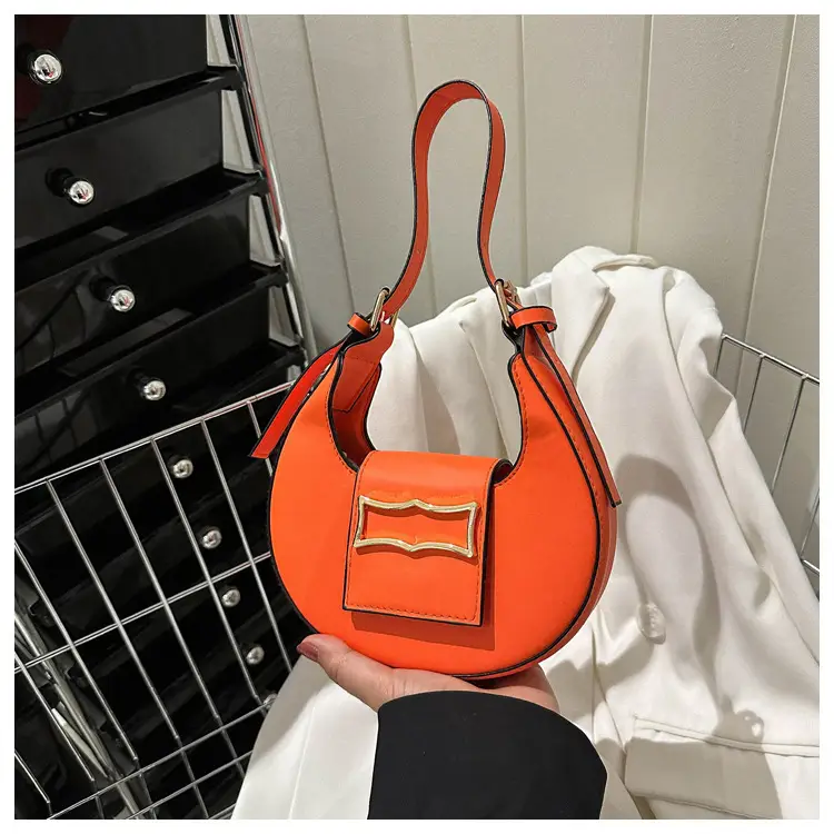 Women's Green Leather Shoulder Bag 2023 Winter Style — feature 38