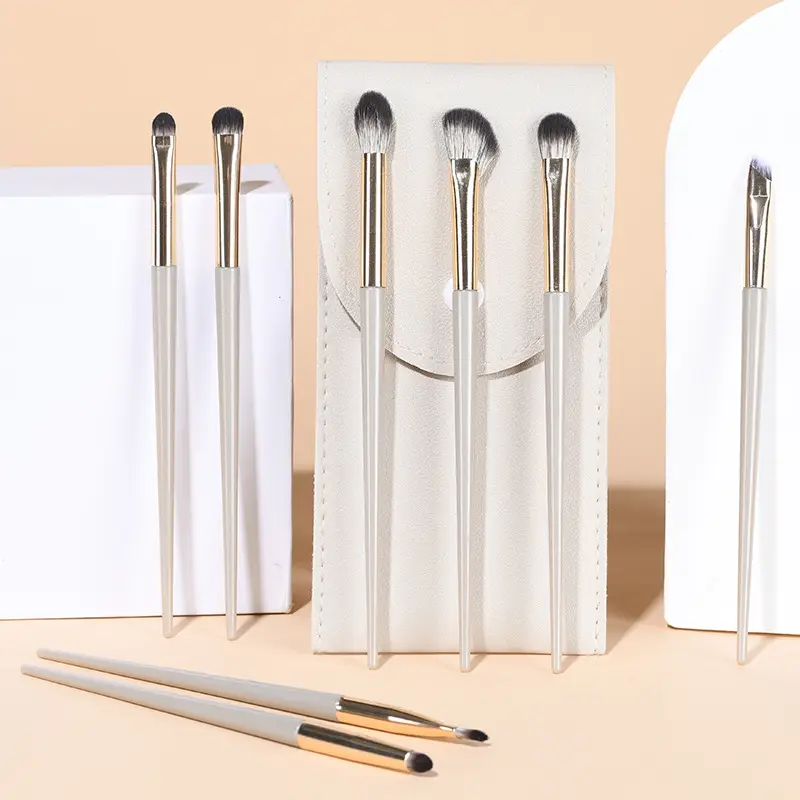 Yumoyuan Gilded 8-Piece Eye Makeup Brush Set with Bag - Image 2