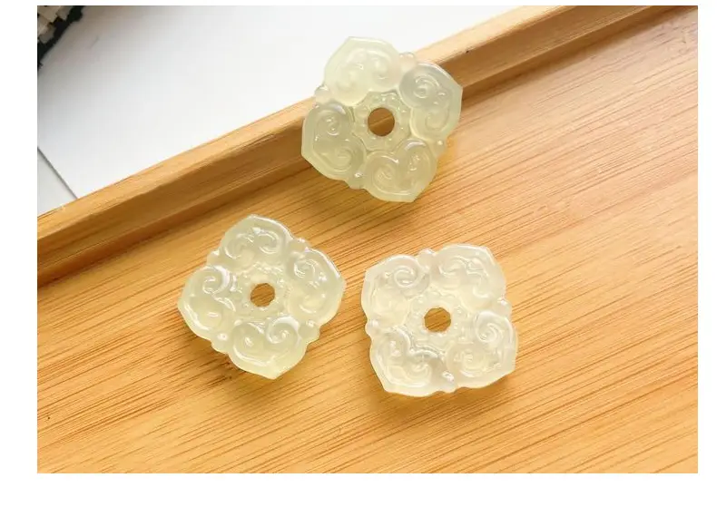 Natural Jade Sifang Ruyi Buckle Pendant — feature 3