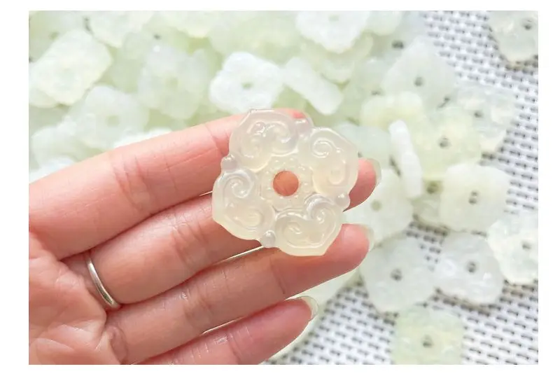 Natural Jade Sifang Ruyi Buckle Pendant — feature 4