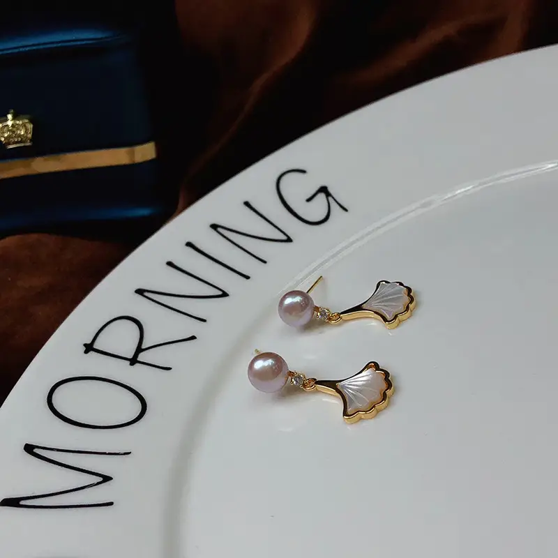New Mother-of-Pearl Freshwater Pearl Earrings for Women - Image 4