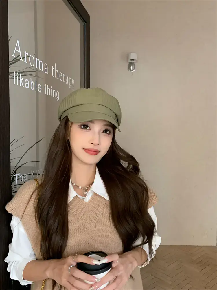 Women's Green Duck Beret with Cap — feature 14