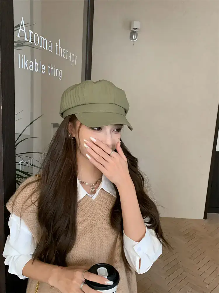 Women's Green Duck Beret with Cap — feature 15