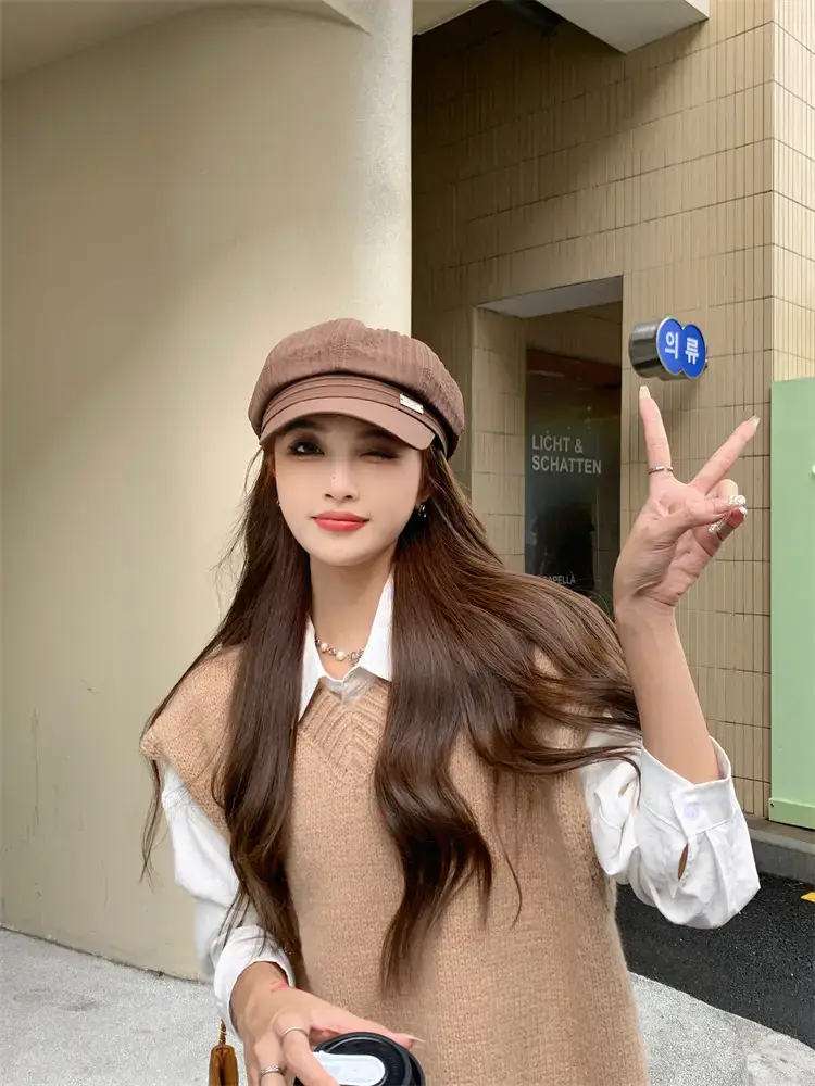 Women's Green Duck Beret with Cap — feature 24