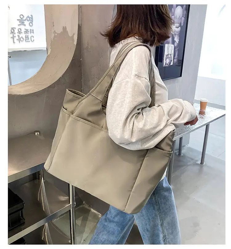 Lightweight One-Shoulder Travel Bag for Men Women — feature 37