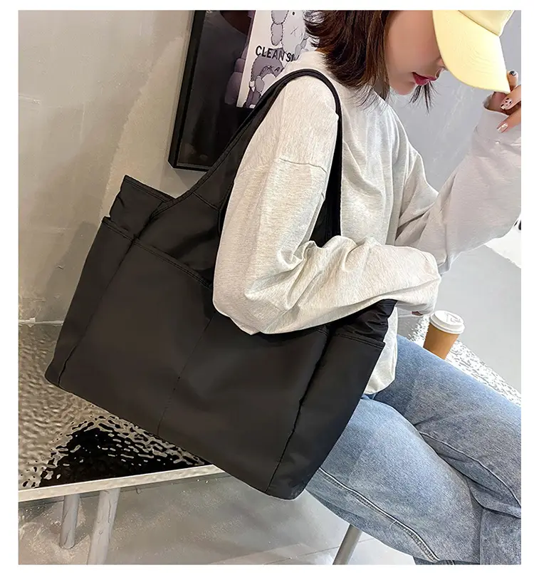Lightweight One-Shoulder Travel Bag for Men Women — feature 43