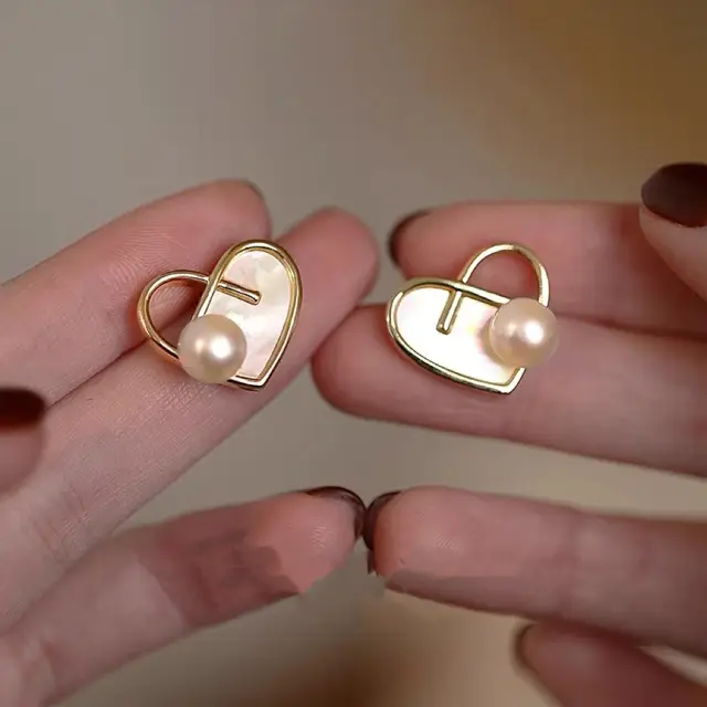Love Shell Pearl Earrings for Women Trendy Fashion - Image 2