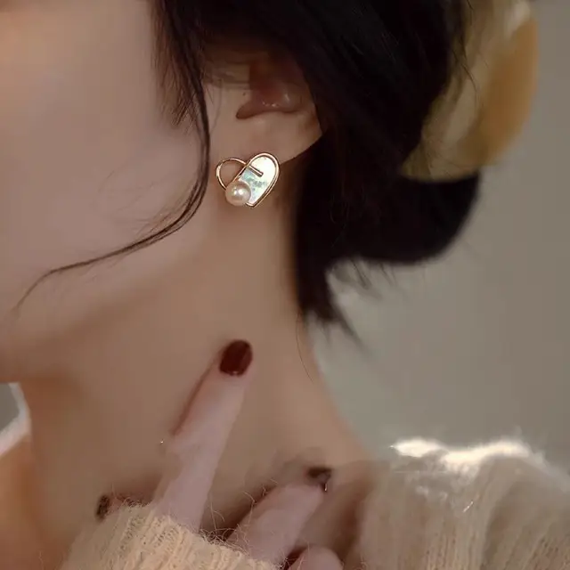 Love Shell Pearl Earrings for Women Trendy Fashion - Image 5