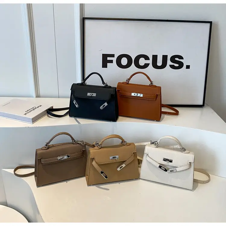 Women's Beige Square Shoulder Bag 2023 New Trend — feature 14