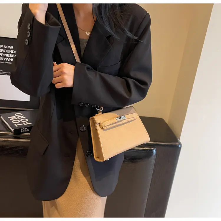 Women's Beige Square Shoulder Bag 2023 New Trend — feature 17