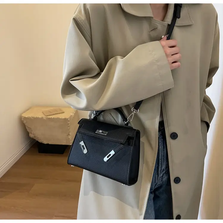 Women's Beige Square Shoulder Bag 2023 New Trend — feature 20