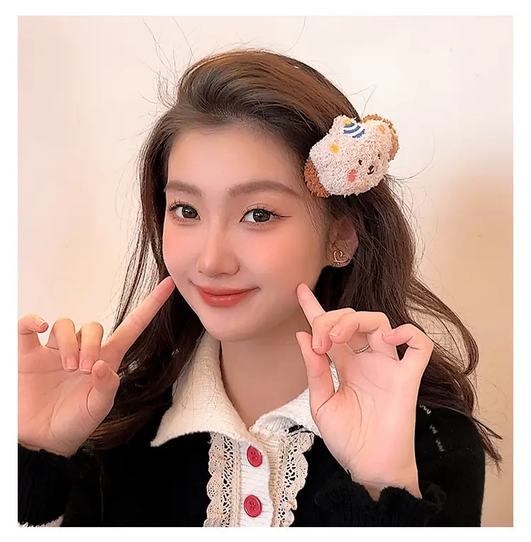 Cute Plush Bear Hairpin Clip for Girls Large Bangs — feature 5