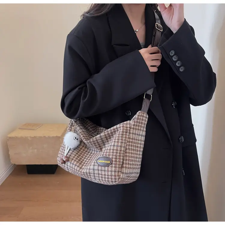 Women Plaid Shoulder Bag Winter Commute 2023 — feature 11