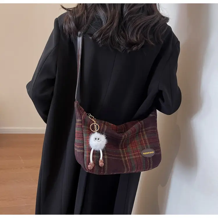 Women Plaid Shoulder Bag Winter Commute 2023 — feature 12