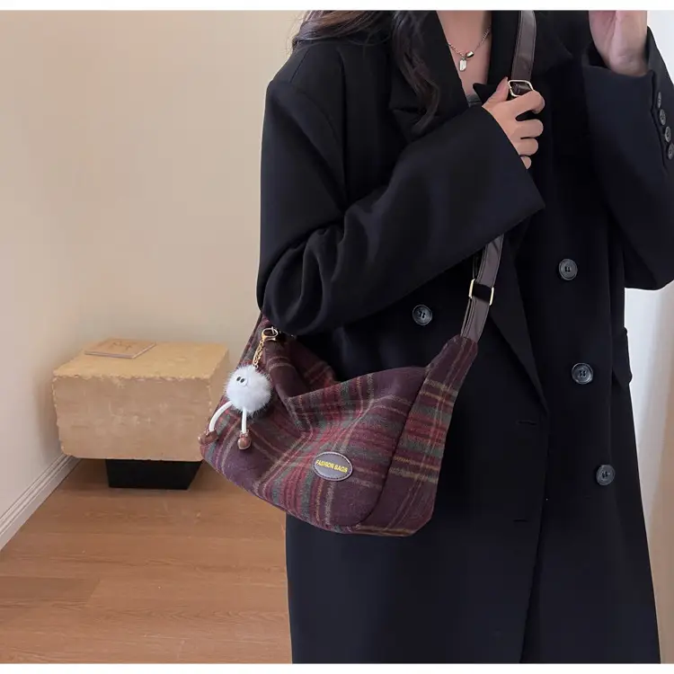 Women Plaid Shoulder Bag Winter Commute 2023 — feature 14