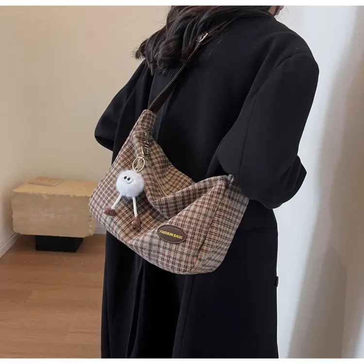 Women Plaid Shoulder Bag Winter Commute 2023 — feature 17
