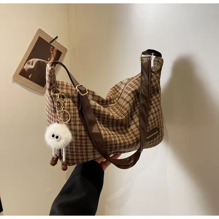 Women Plaid Shoulder Bag Winter Commute 2023 — feature 23