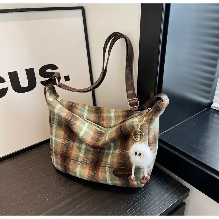 Women Plaid Shoulder Bag Winter Commute 2023 — feature 26