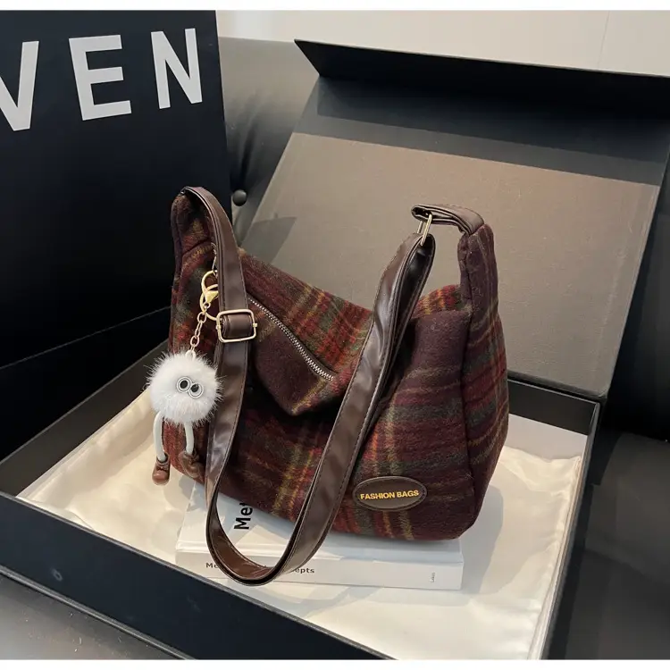 Women Plaid Shoulder Bag Winter Commute 2023 — feature 27