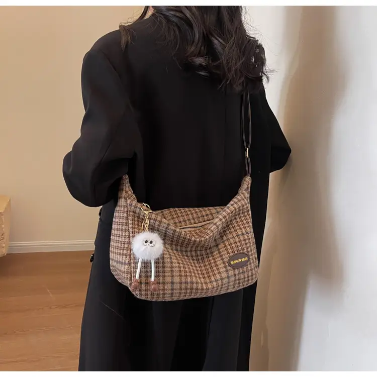 Women Plaid Shoulder Bag Winter Commute 2023 — feature 9