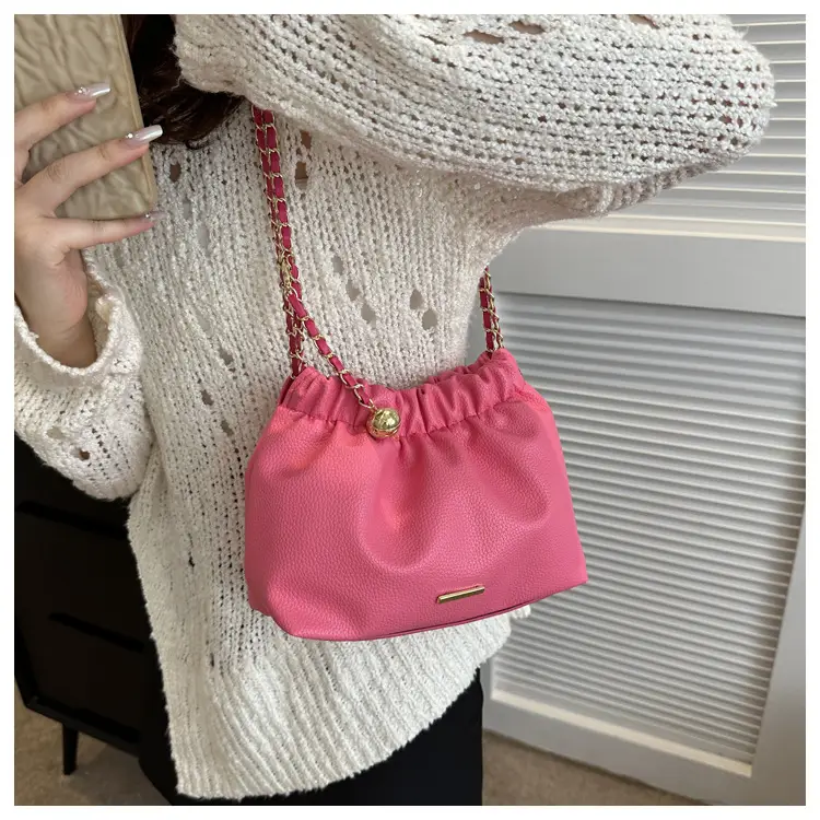 Black Pleated Chain Shoulder Bag for Women 2023 — feature 19