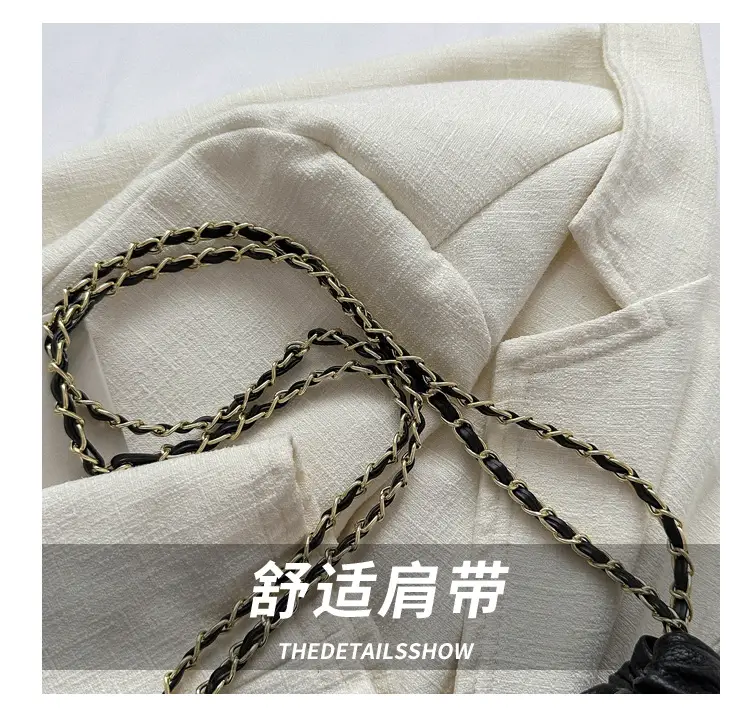 Black Pleated Chain Shoulder Bag for Women 2023 — feature 4