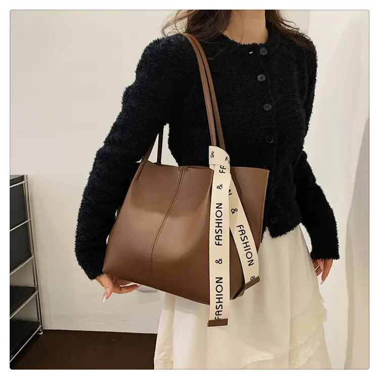 Retro Simple Large Capacity Shoulder Bag for Women — feature 15