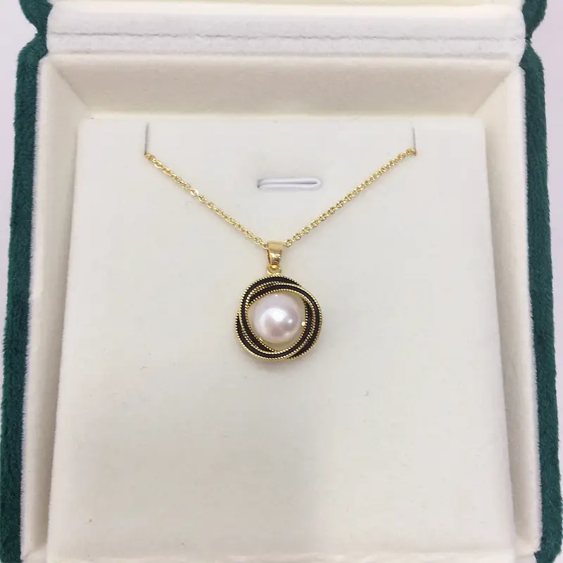 Pearl Pendant Necklace with Gold Chain for Women — feature 5