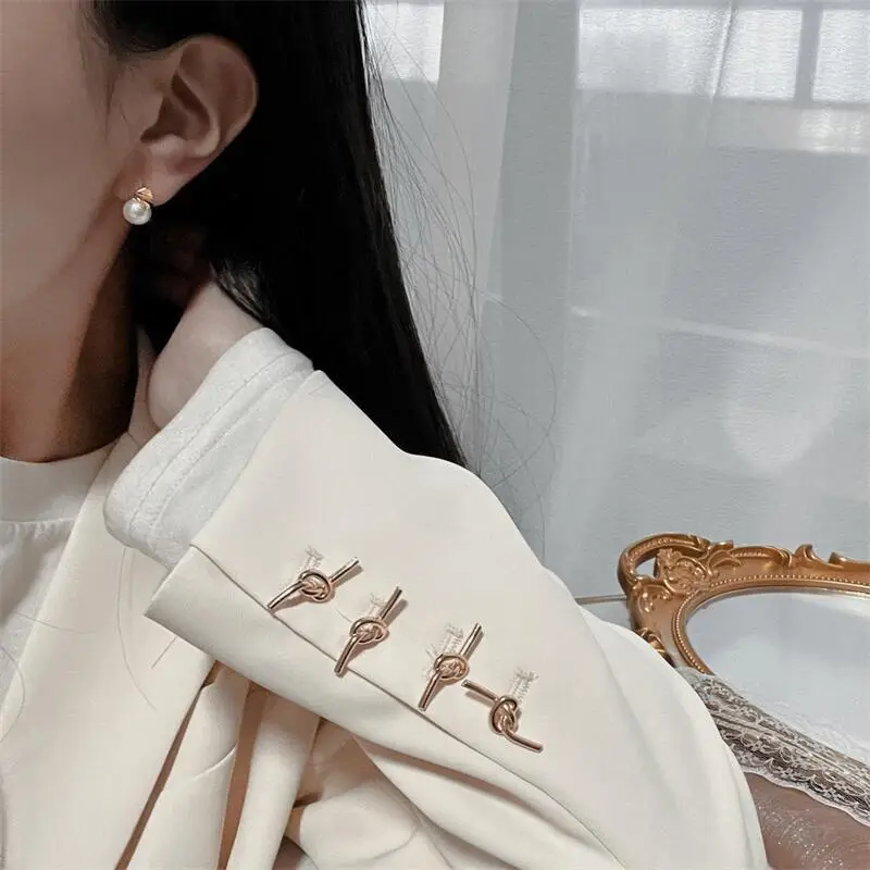Pearl Yuhe Ear Stud Gold Plated White - Image 4