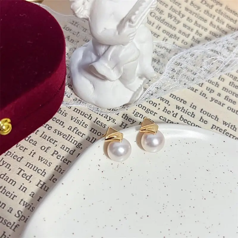 Pearl Yuhe Ear Stud Gold Plated White — feature 3