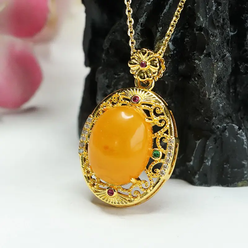 Guan Yu Amber Pendant Necklace Vintage Gold - Image 5