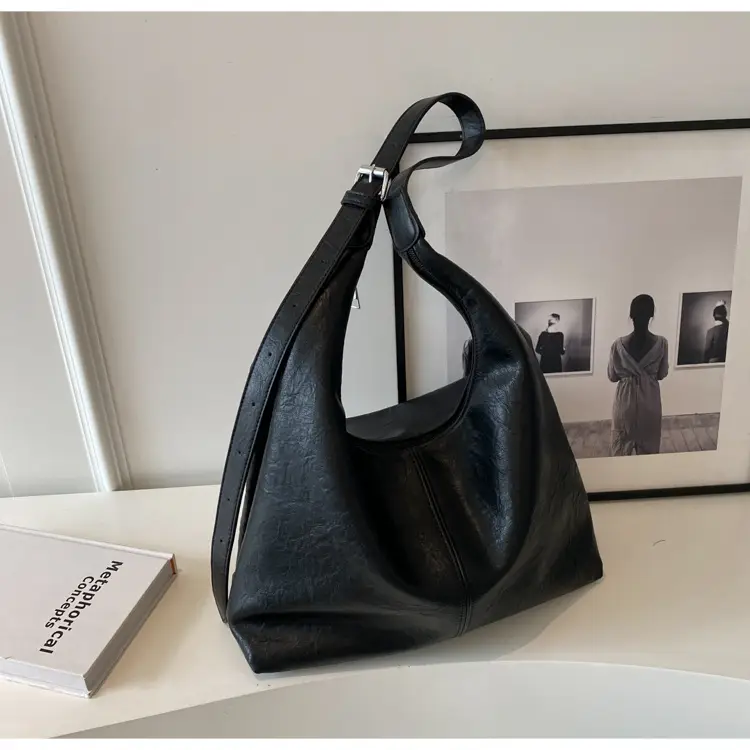 Retro Brown Leather Shoulder Tote Bag 2023 — feature 19