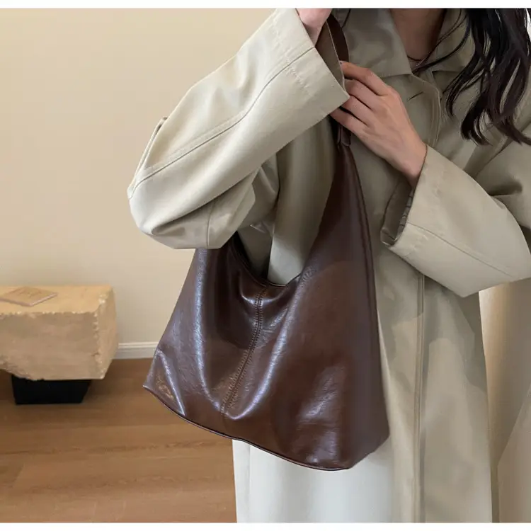 Retro Brown Leather Shoulder Tote Bag 2023 — feature 24