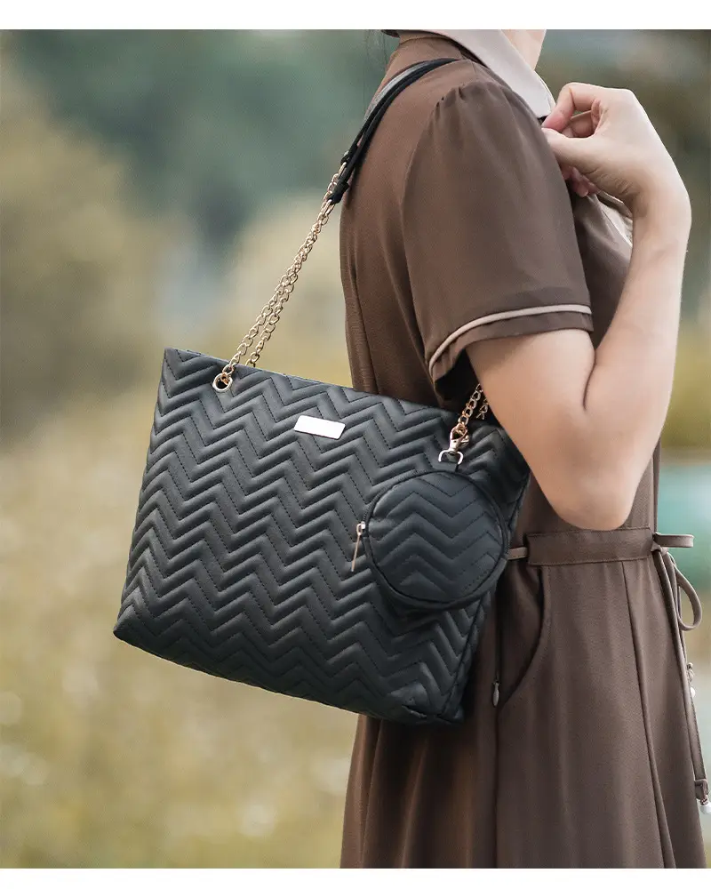 2-piece Wave Embossed Tote Bag Black 2023 — feature 12